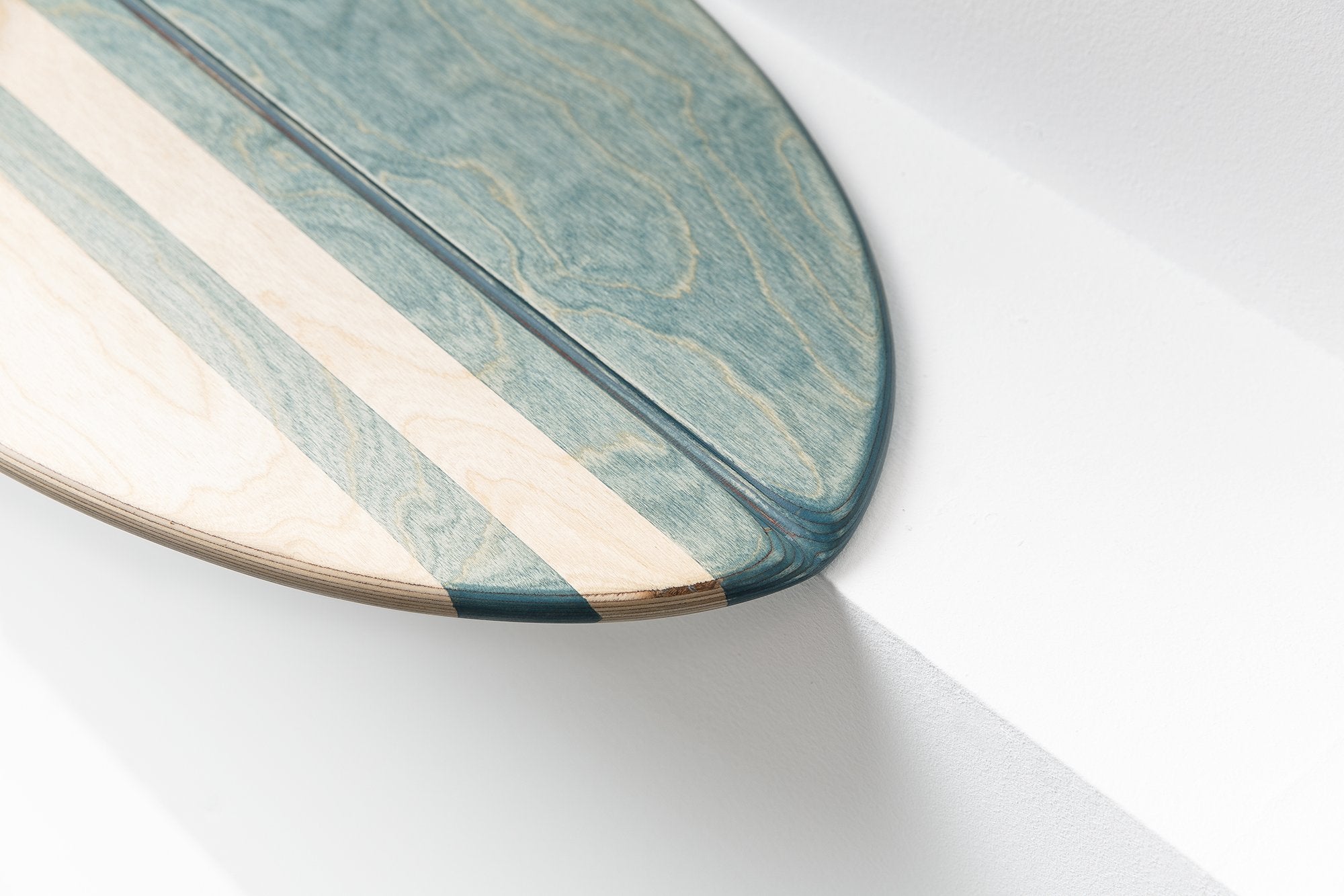 Balance Board Surf Trainer Wackelbrett handgemacht Holz Aquana Fisch Detail 2