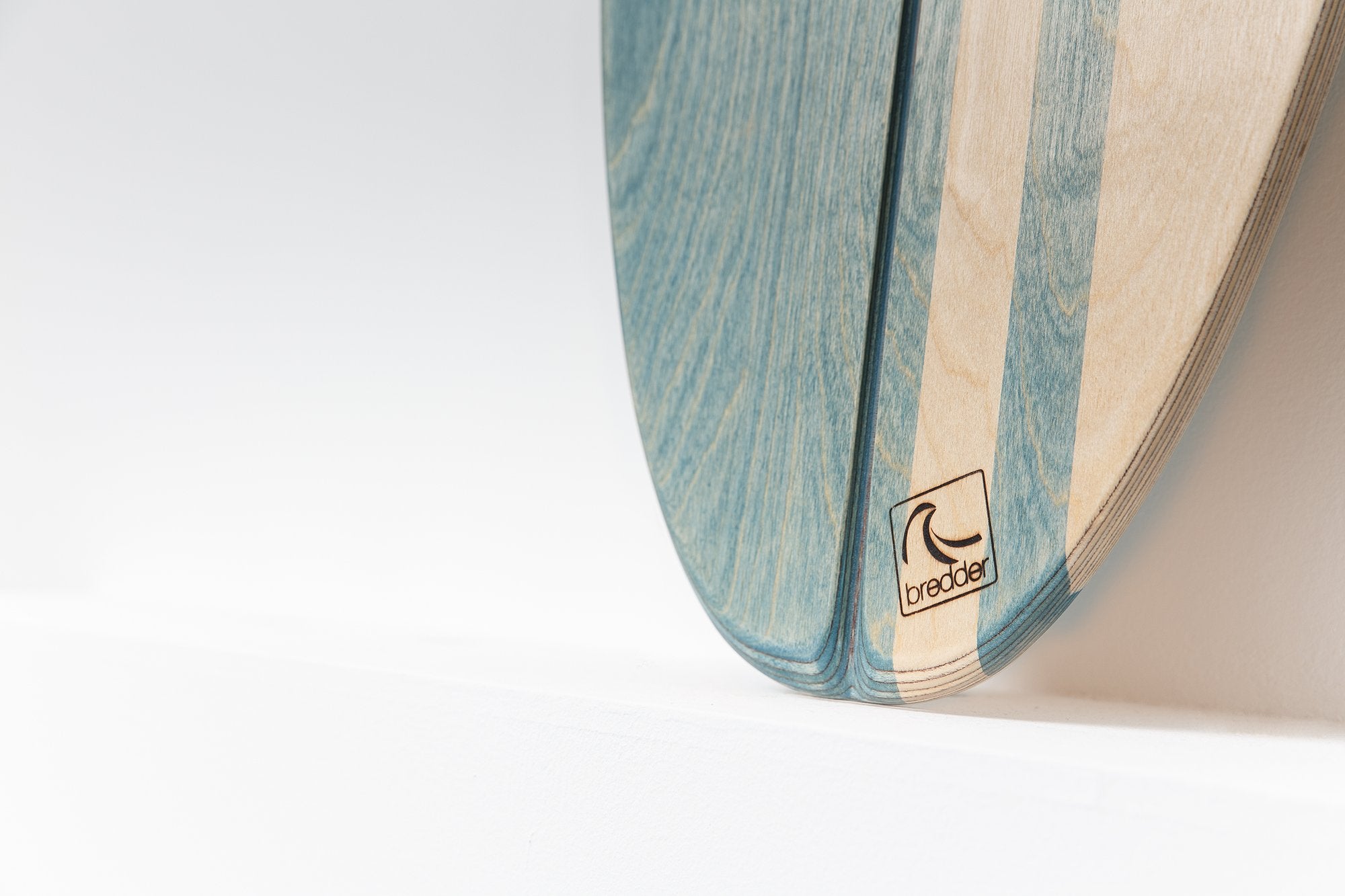 Balance Board Surf Trainer Wackelbrett handgemacht Holz Aquana Shorty Detail 1
